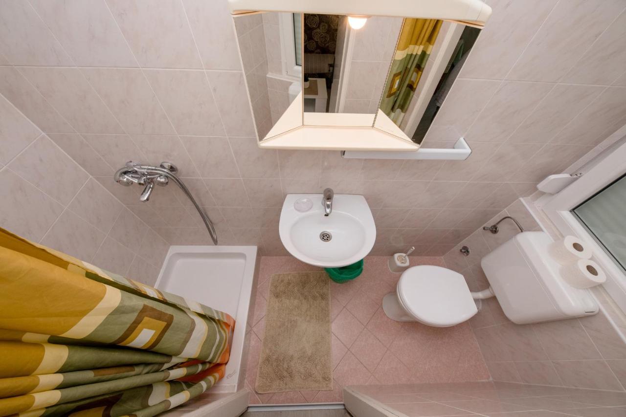 Apartments Mladenka In Banjol Ngoại thất bức ảnh