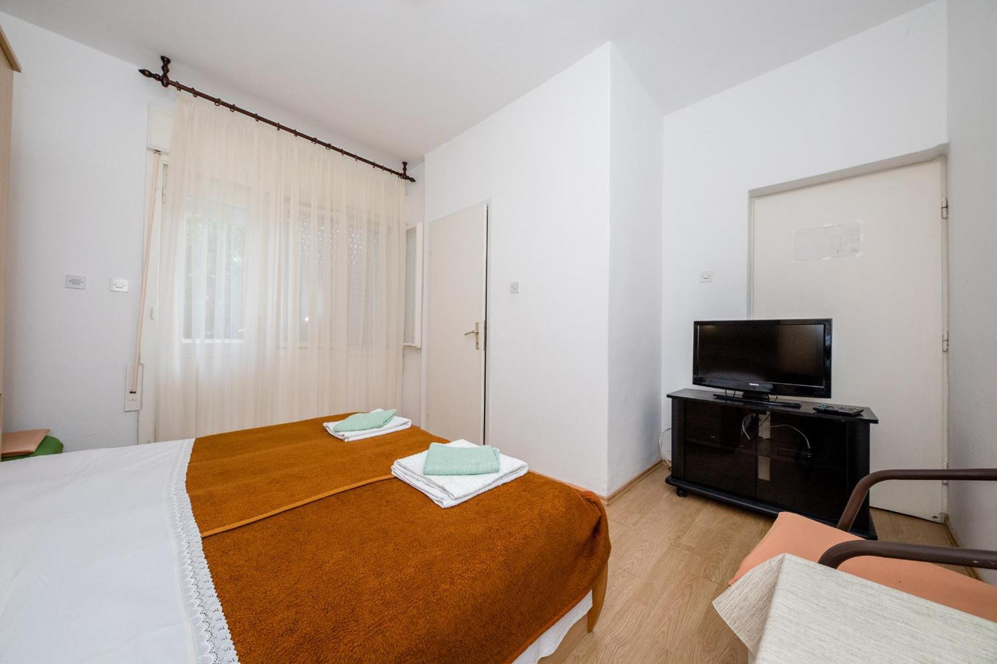 Apartments Mladenka In Banjol Phòng bức ảnh